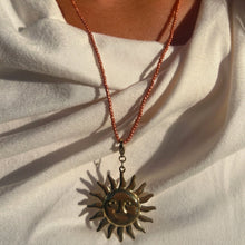 Charger l'image dans la galerie, Collier Soleil doré en acier inoxydable – vue 1