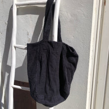 Charger l'image dans la galerie, Cabas oversize marine en éponge