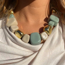 Charger l'image dans la galerie, Collier Iris doré en acier inoxydable – vue 1