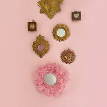 Charger l'image dans la galerie, Miroir froufrous rose pastel fait main au Maroc – vue 2