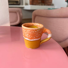 Charger l'image dans la galerie, Tasse à café orange et moutarde | Anse
