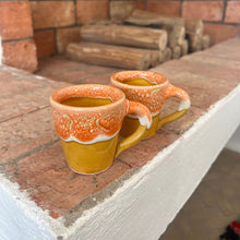 Charger l'image dans la galerie, Tasse à café orange et moutarde | Anse
