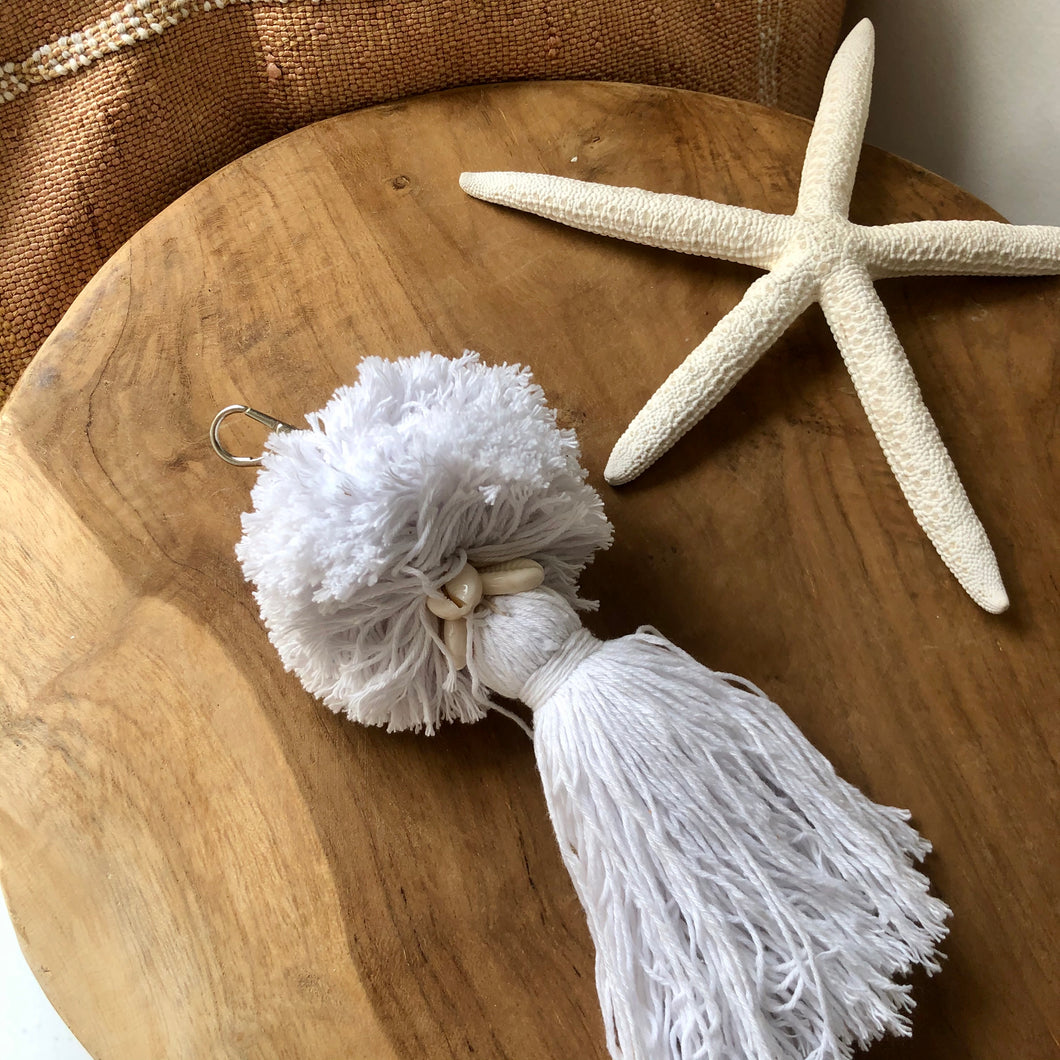 Porte-clés Artisanal En Coquillages Et Perles De Bois De Bali - Création Unique Bohème
